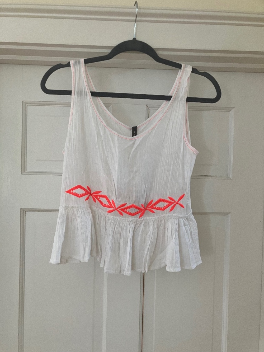Cropped flowy tank
